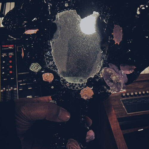 Maneka - Bathes And Listens (Vinyl) { vinyl }